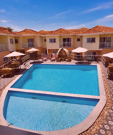 Piscine extérieure de l'hôtel à Antsohihy - Sofia Bellevue